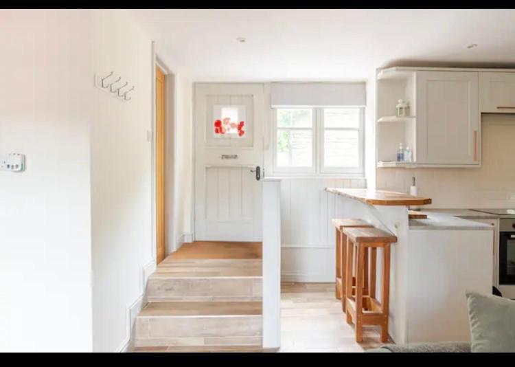 Stans Place Self Catering Cottage Malmesbury Extérieur photo